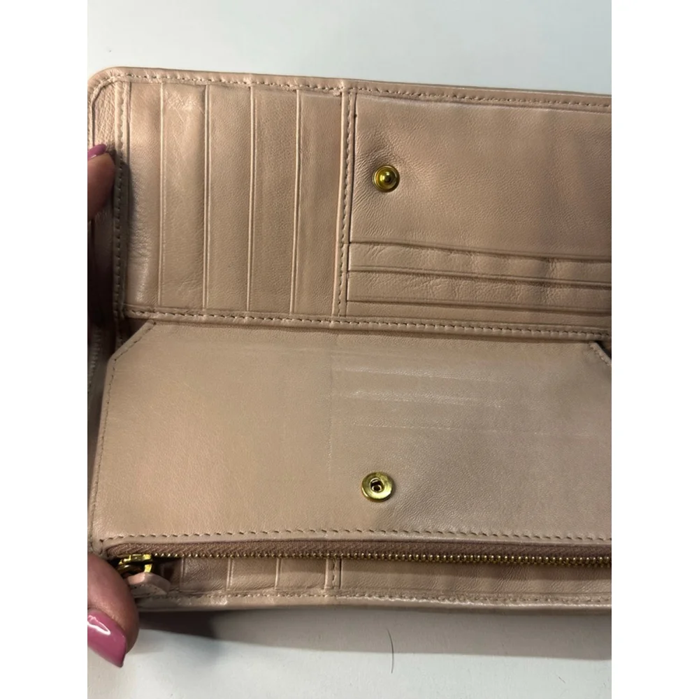 Women's Miu Miu Wallet One Size Beige Gold